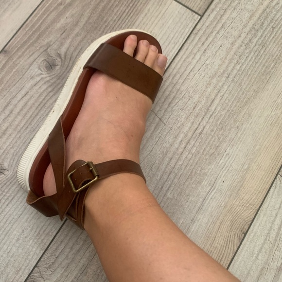 MIA Sandal - Picture 4 of 8